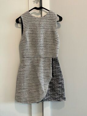 Alice + Olivia Black and White Textured Sleeveless Shift Dress